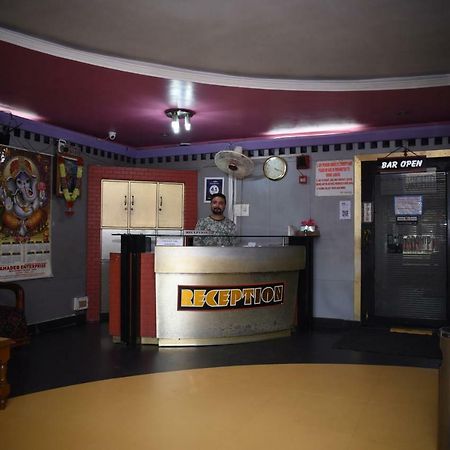Spot On 37646 Hotel Centre Palace Silchar Extérieur photo