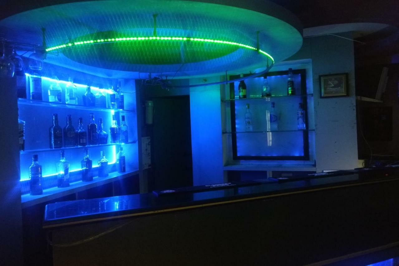 Spot On 37646 Hotel Centre Palace Silchar Extérieur photo