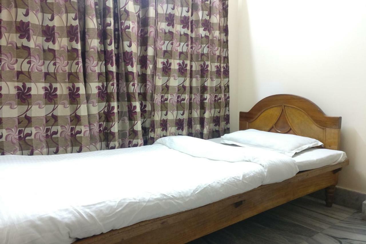 Spot On 37646 Hotel Centre Palace Silchar Extérieur photo