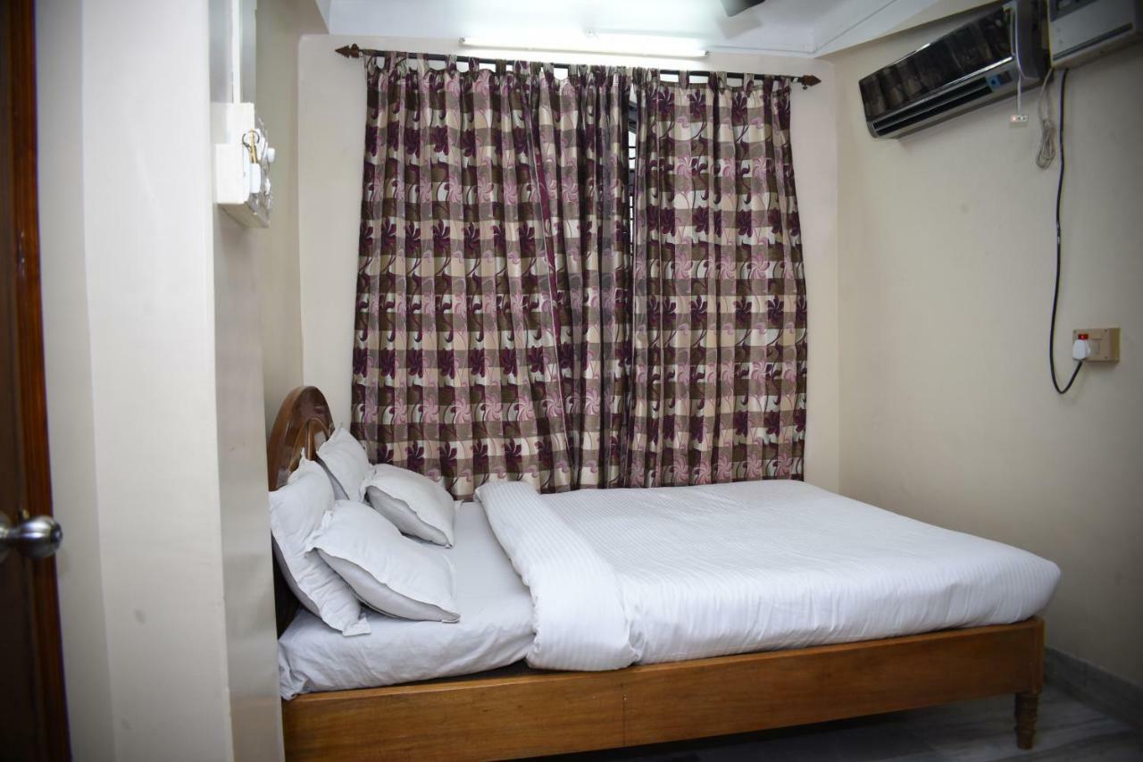 Spot On 37646 Hotel Centre Palace Silchar Extérieur photo