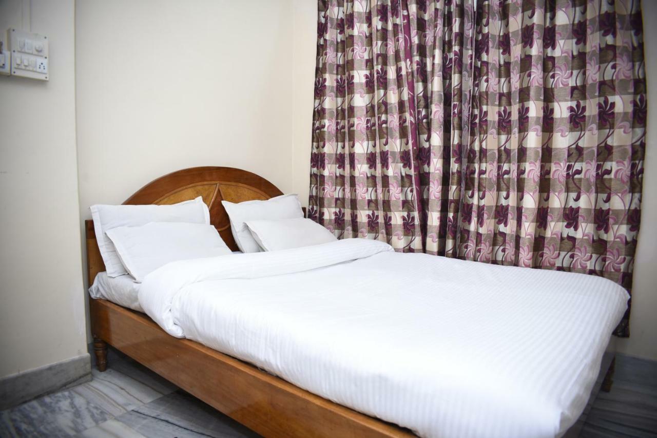 Spot On 37646 Hotel Centre Palace Silchar Extérieur photo